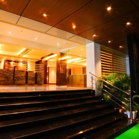 Hotel Le Lotus Grand Kakarmatha エクステリア 写真