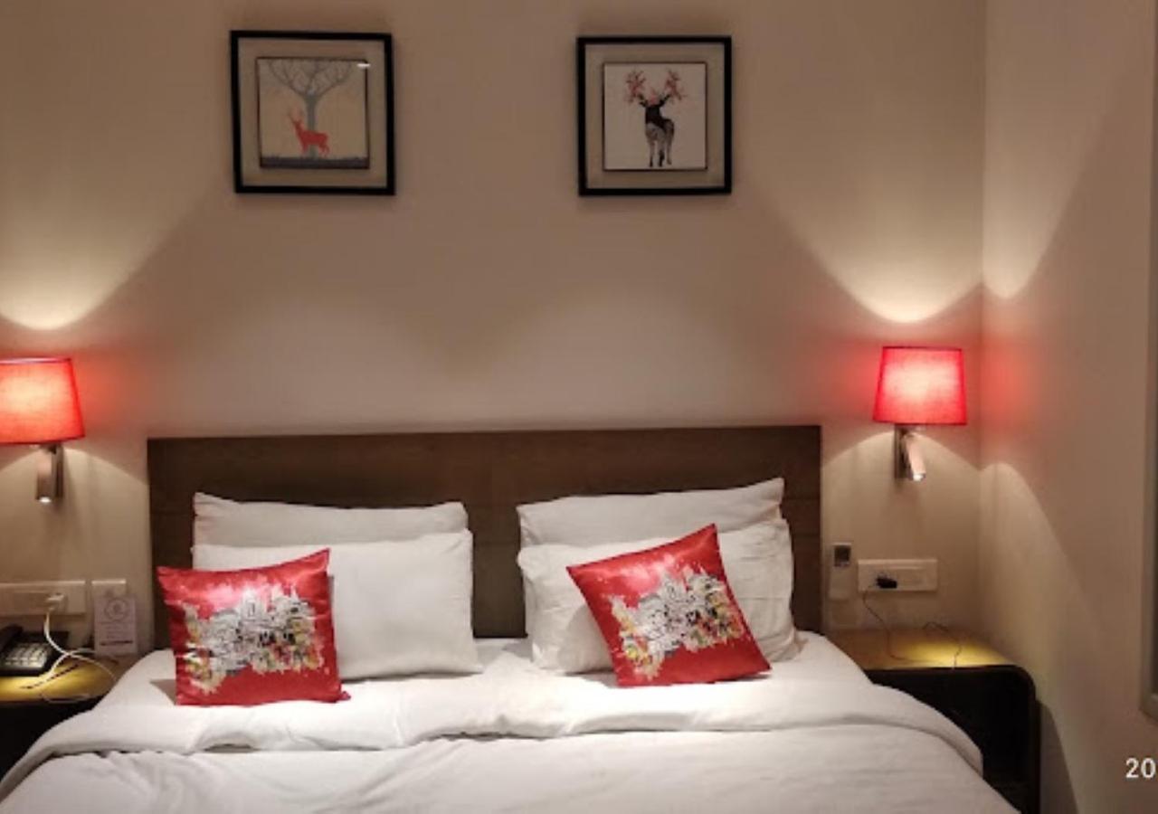 Hotel Le Lotus Grand Kakarmatha エクステリア 写真