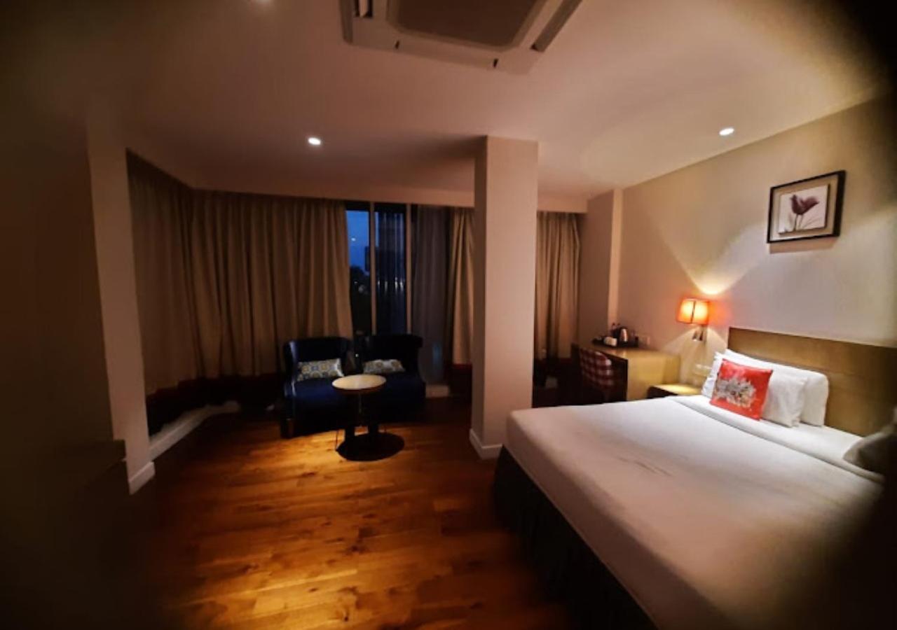 Hotel Le Lotus Grand Kakarmatha エクステリア 写真