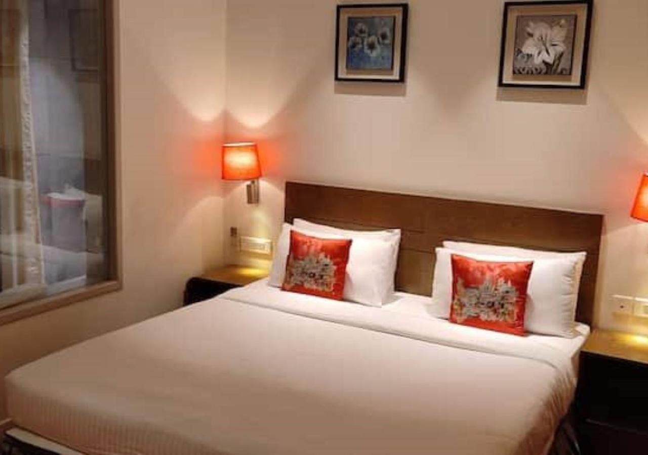 Hotel Le Lotus Grand Kakarmatha エクステリア 写真