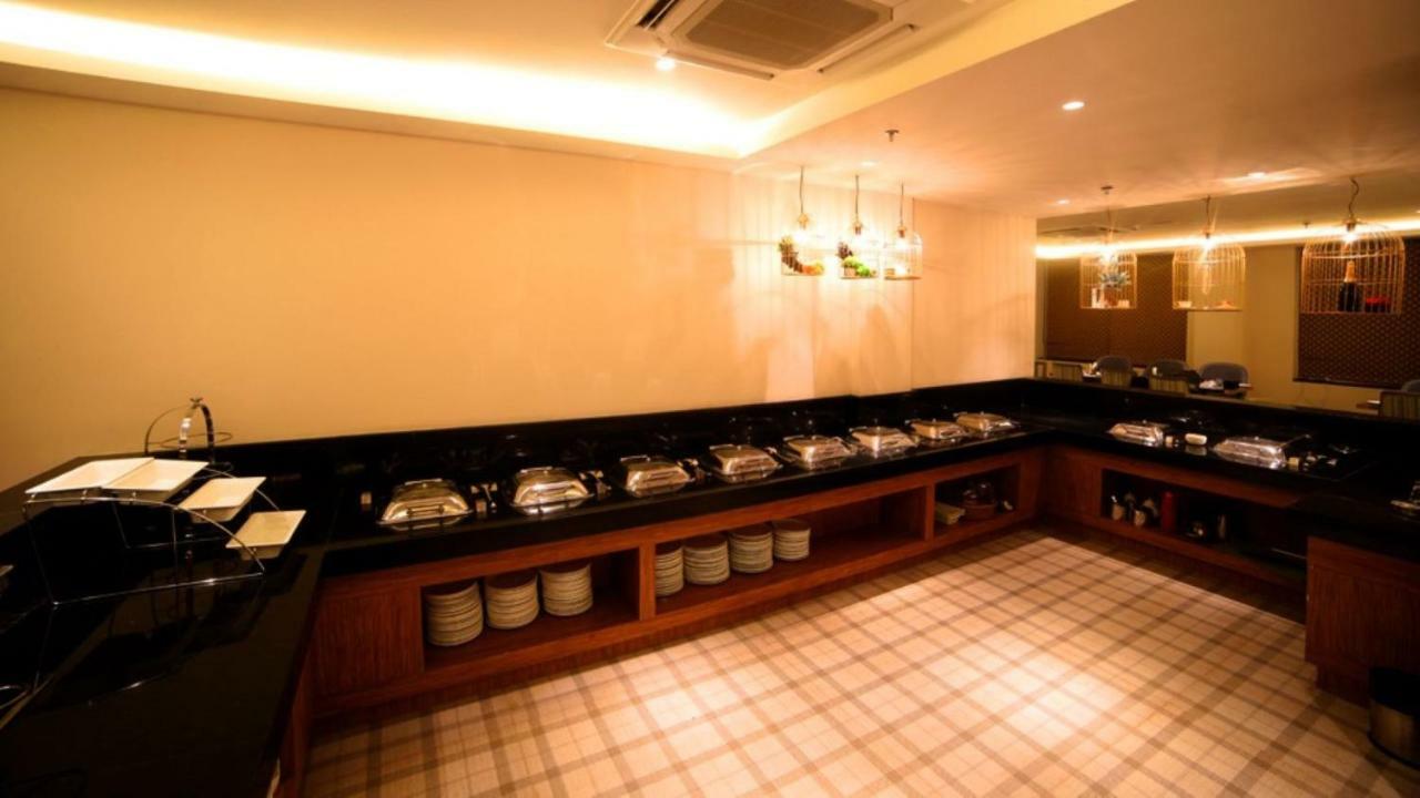 Hotel Le Lotus Grand Kakarmatha エクステリア 写真
