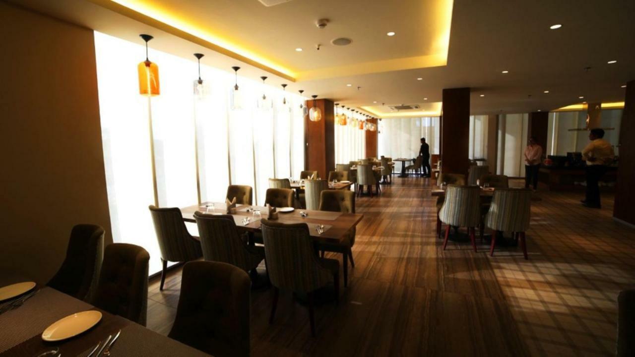 Hotel Le Lotus Grand Kakarmatha エクステリア 写真