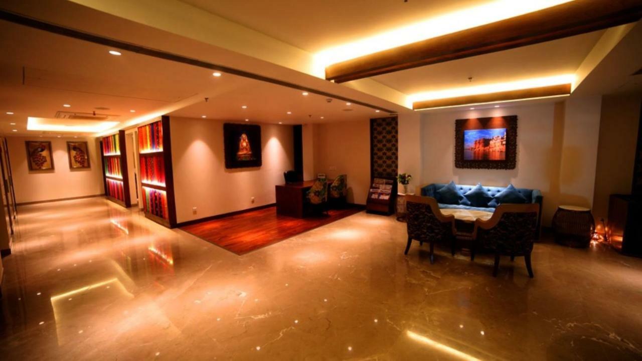 Hotel Le Lotus Grand Kakarmatha エクステリア 写真