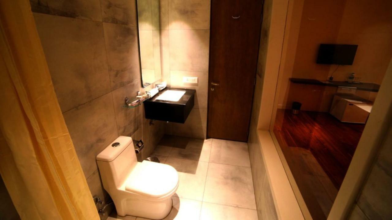 Hotel Le Lotus Grand Kakarmatha エクステリア 写真