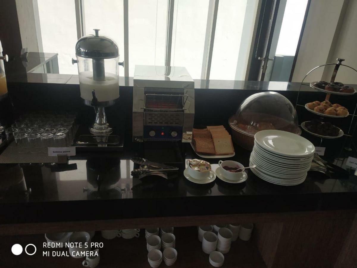 Hotel Le Lotus Grand Kakarmatha エクステリア 写真
