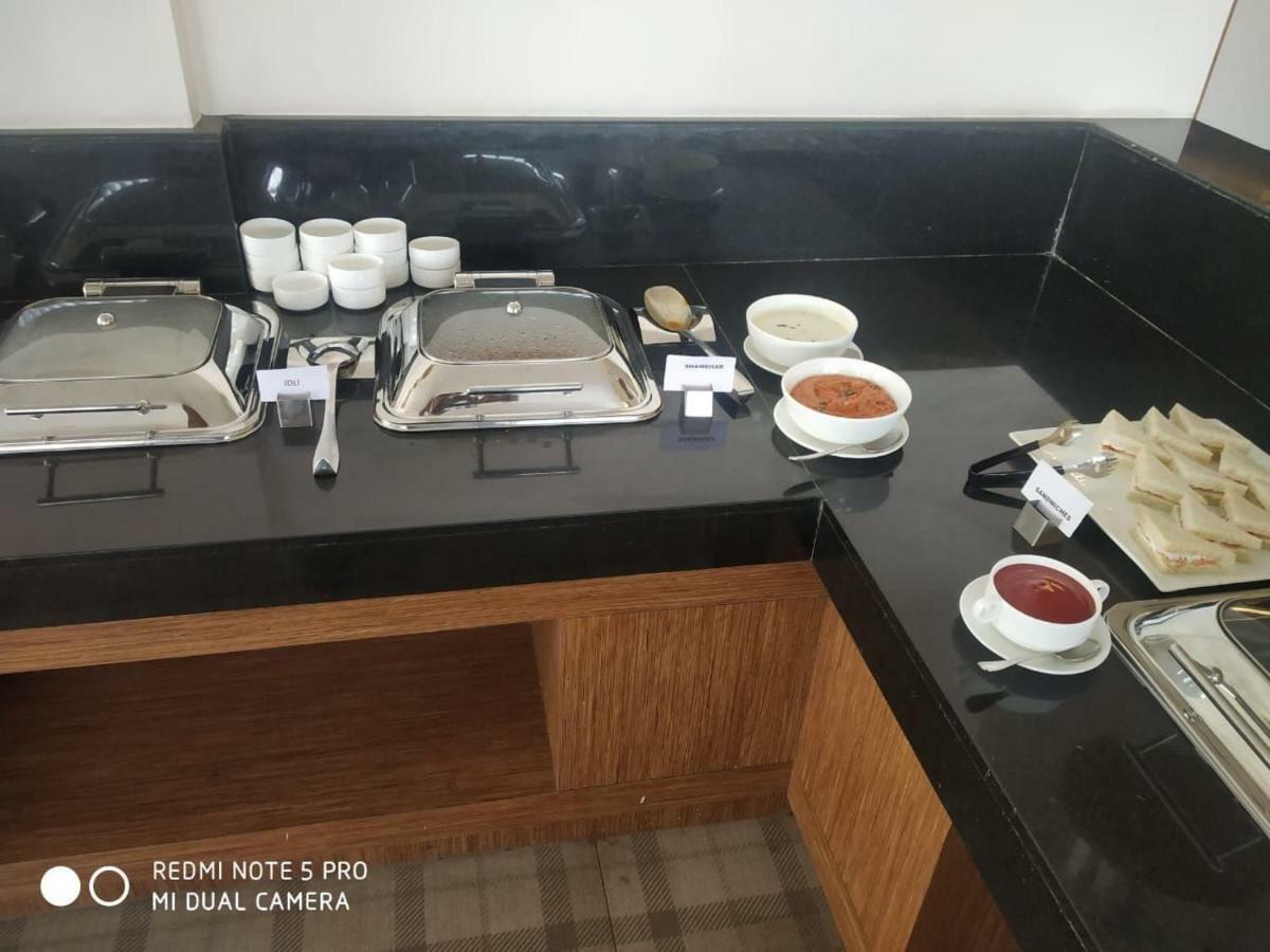 Hotel Le Lotus Grand Kakarmatha エクステリア 写真