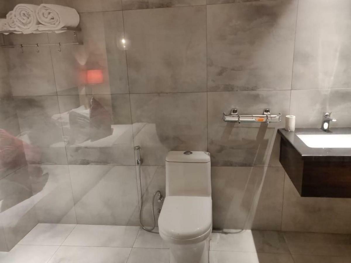 Hotel Le Lotus Grand Kakarmatha エクステリア 写真